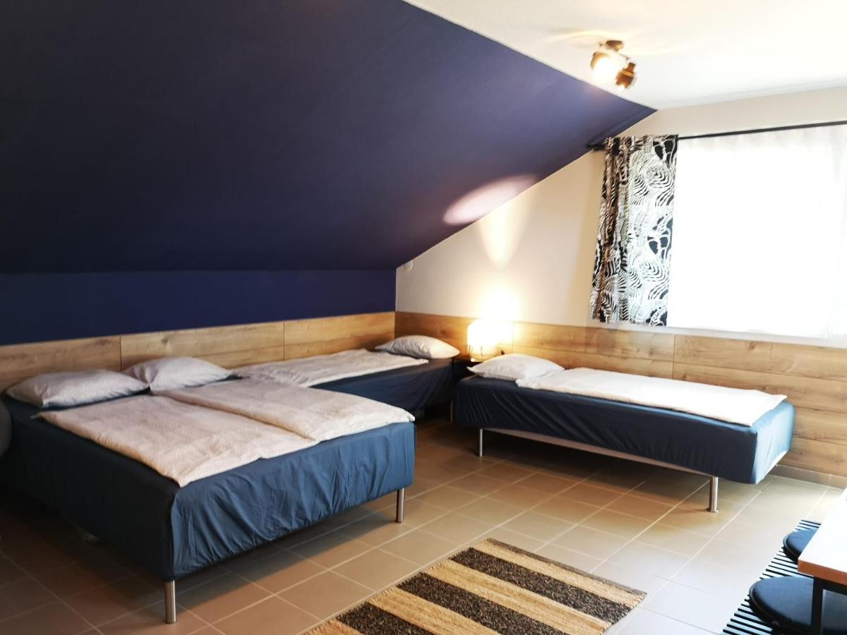 Gyoengyszem Vendeghaz Hotell Eger Exteriör bild