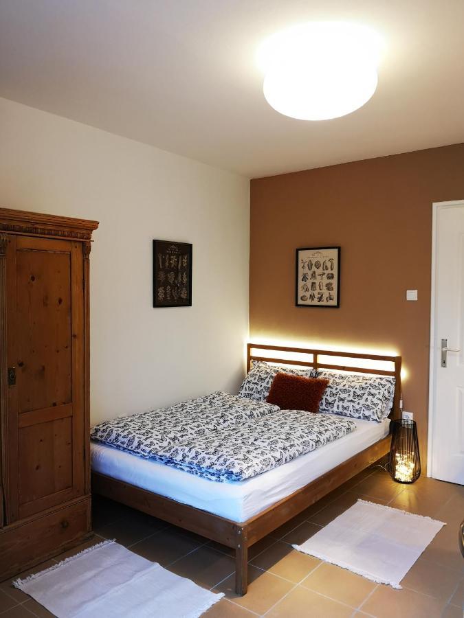 Gyoengyszem Vendeghaz Hotell Eger Exteriör bild