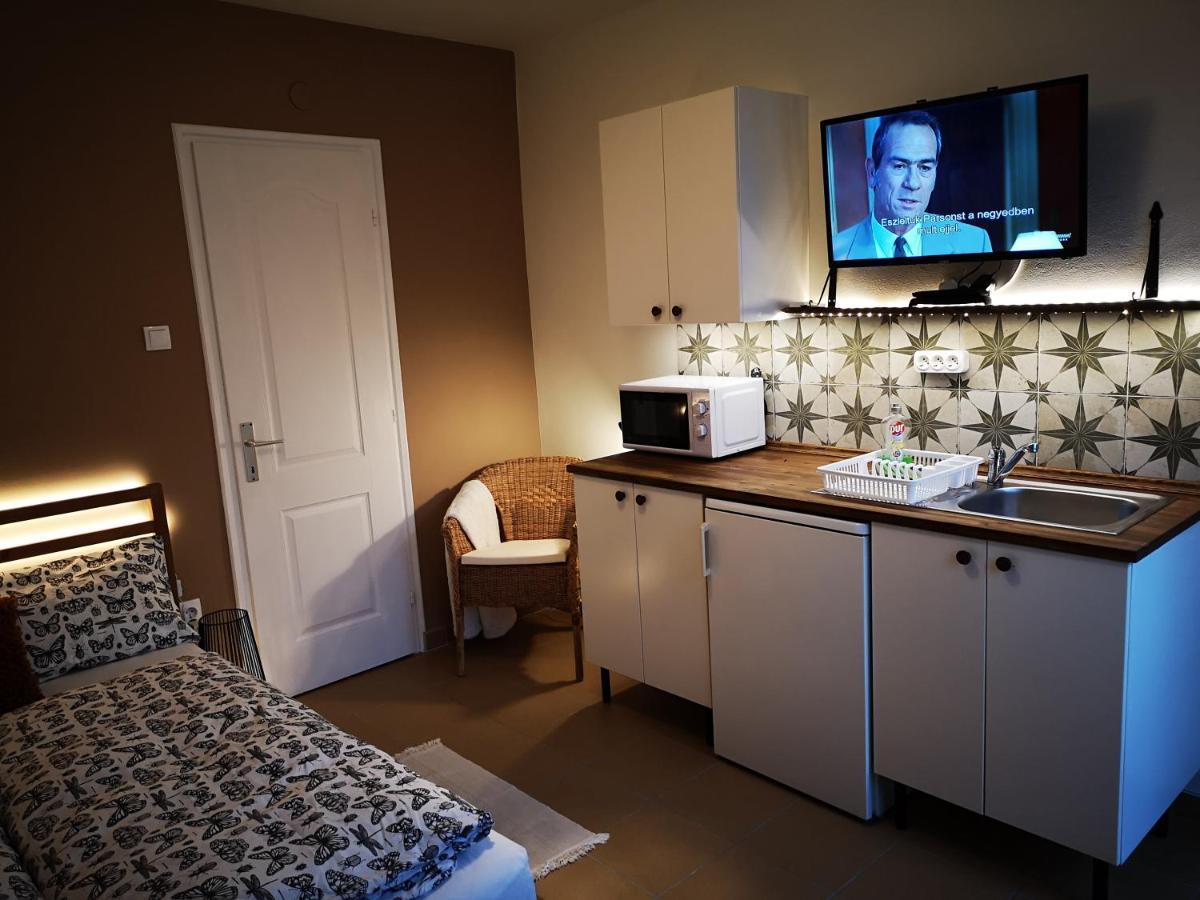 Gyoengyszem Vendeghaz Hotell Eger Exteriör bild