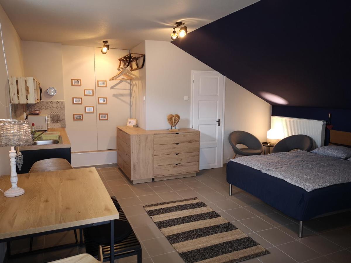 Gyoengyszem Vendeghaz Hotell Eger Exteriör bild