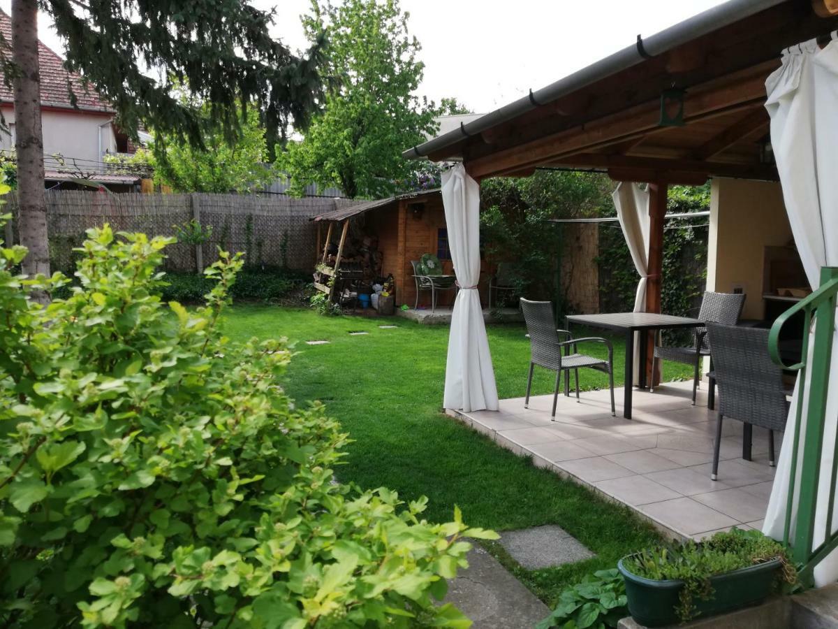 Gyoengyszem Vendeghaz Hotell Eger Exteriör bild